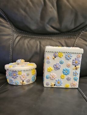 1978 Vintage Arnel's Ceramic Floral Canister Set with Pastel Flowers and Bees